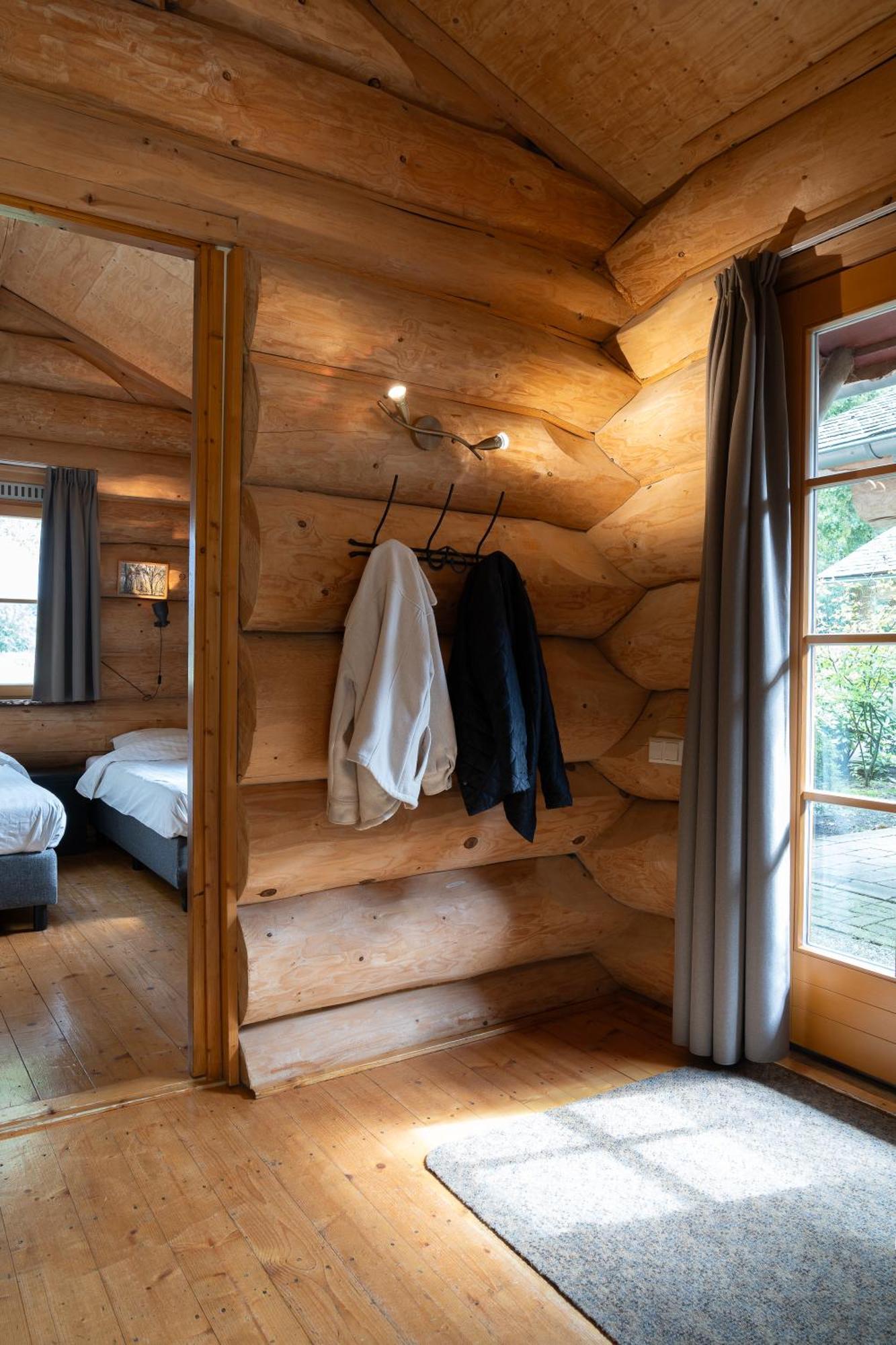 Boomgalows De Roestelberg Vakantiehuis *